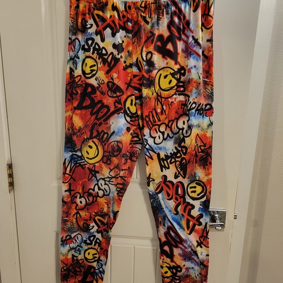 2 piece set. - Picture 2 of 9